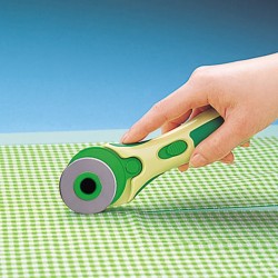 Kit de Couteau Rotatif Cutter Rotatif Couture avec 5 Lames de Rechange Ø  45mm une Découpe Précise Mécanisme de Protection pour Couture le Patchwork  Tissu Papier Toile et de Cuir : 